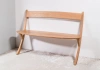 Drewniana ławka Leaning Bench, Studio Boloz, orzech amerykański