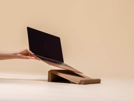 Ökologischer Laptop-Ständer G. Fluss, Kamel